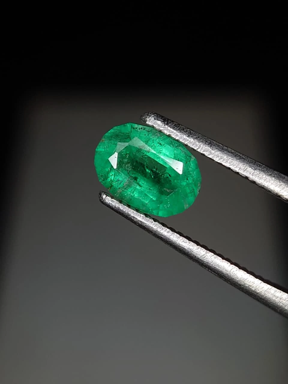 0.8ct Natural Oval Faceted Panjsher Emerald from Afghanistan — view 2